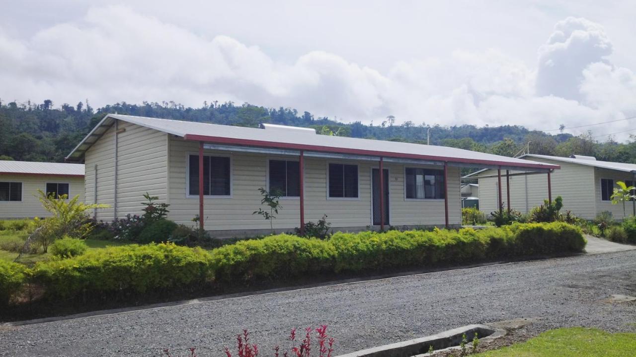 Crossroads Hotel Lae Omili Extérieur photo