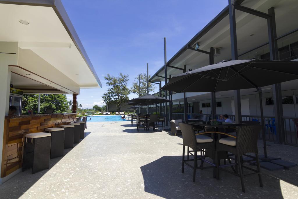 Crossroads Hotel Lae Omili Extérieur photo
