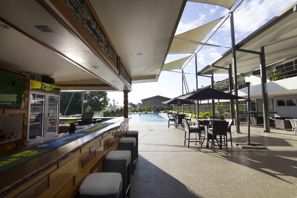 Crossroads Hotel Lae Omili Extérieur photo